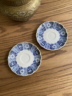 Vintage Lipper & Mann Blue Imari Pattern Saucers Set Of 2 Plates